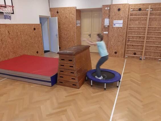 Tělesná výchova - Oficiální stránky obce Milovice u Hořic