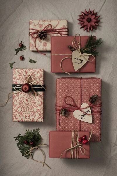 Coco's Ultimate Holiday Gift Guide | Keeping Up With Coco | Christmas gift wrapping diy, Christmas gift packaging, Xmas gift wrap