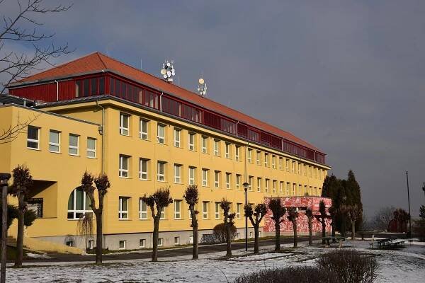 Nástavba základní školy v Líbeznicích – StavbaWeb