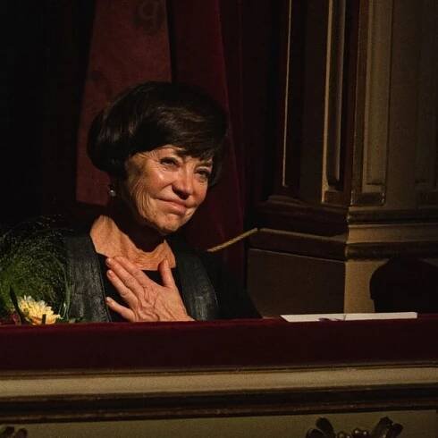 S Libuší Královou o 33 oponách, třech divadlech, třech koncích Labutího jezera a o tíze Ceny Thálie