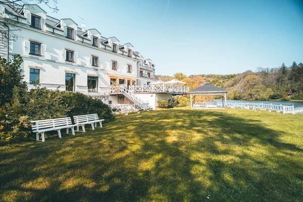 Romantický Hotel Mlýn Karlštejn | Vyletnik.cz