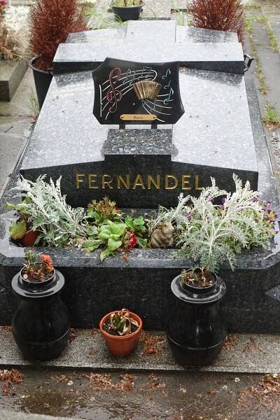 FERNANDEL - hroby-slavnych.cz