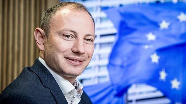 Hostem pořadu Rozstřel je Ondřej Knotek, europoslanec za ANO