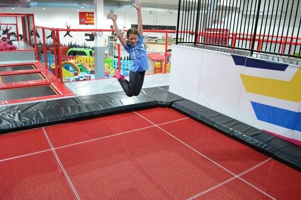 Jump Family Most: nové trampolínové centrum se spoustou atrakcí