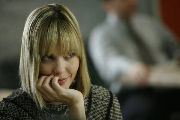 Nenápadná slečna - Z filmu - Leslie Bibb