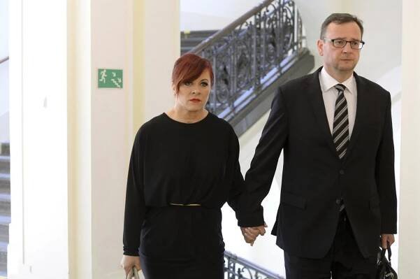 „Italská“ domácnost Nečasových: Lhal expremiér? Trable v manželství popíral