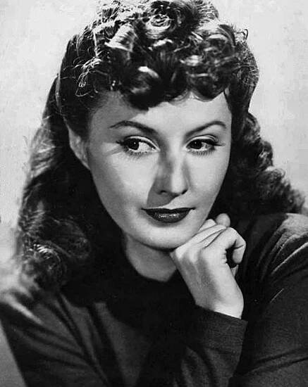 File:Barbara Stanwyck-publicity.jpg - Wikimedia Commons