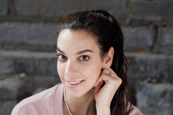 „Šedesátnice může mít za měsíc práce obličej v lepším stavu než čtyřicetiletá dáma.“ Marta Dřímal Ondráčková se ve své knize #udrzksicht dělí o své poznatky a zkušenosti s obličejovou jógou | Knihkupec