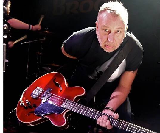 Peter Hook Biography - Childhood, Life Achievements & Timeline
