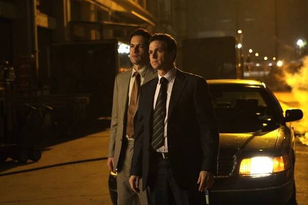 Beze stopy - Tvrdé přistání - Z filmu - Enrique Murciano, Eric Close