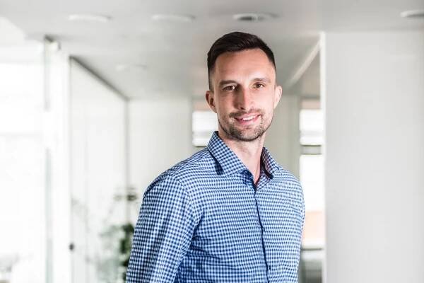 Michal Menšík zakládá miliardovou investiční skupinu V-Sharp. Spojí v ní DoDo, Inveo, Atoto a další e-commerce projekty
