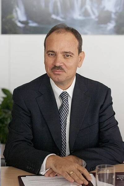 Bujar Nishani - Wikipedia