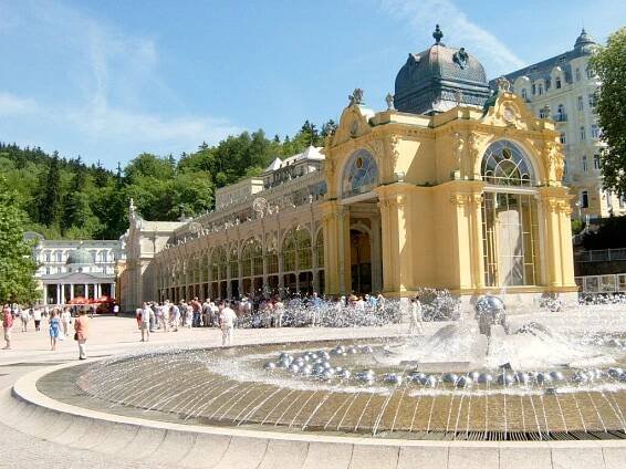 File:Marienbad (CZ) Kolonaden.JPG - Wikimedia Commons