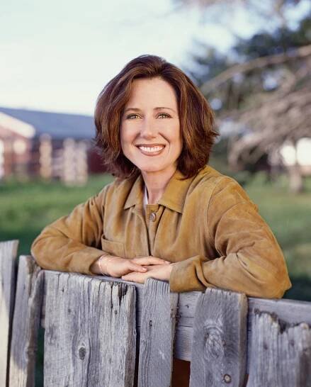 Táta kovboj - Promo - Mary McDonnell