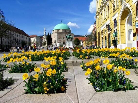 Na 2 dny do Maďarska: historické město Pécs a lázně Harkány, doprava busem a noc v hotelu se snídaní