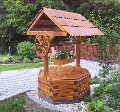 Dřevěný rumpál na studnu do prům. 120 cm