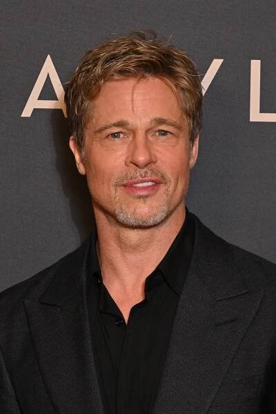 Brad Pitt slaví šedesátku. Je snad skutečným Benjaminem Buttonem, který místo stárnutí mládne?