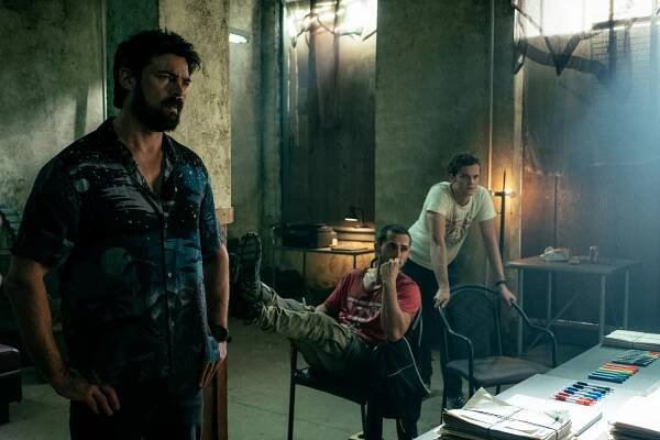 Banda - Nevinní - Z filmu - Karl Urban, Tomer Capone, Jack Quaid