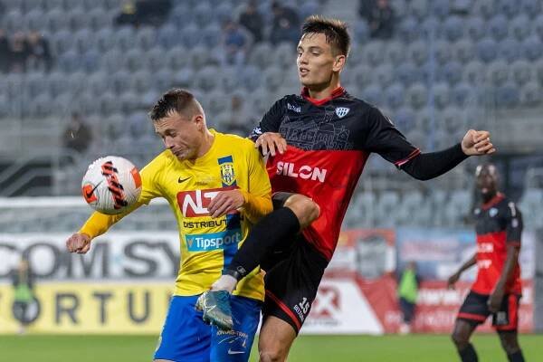 Podívejte se: Jakub Yunis trefil Opavě tři body