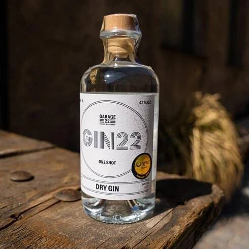 Český gin značky Garage22 u nás - Boutique Hotel SwissHouse