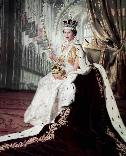 Cecil Beaton - Queen Elizabeth II on her Coronation Day - June 1953
