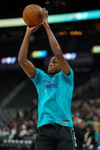 NBA: Charlotte Hornets at San Antonio Spurs