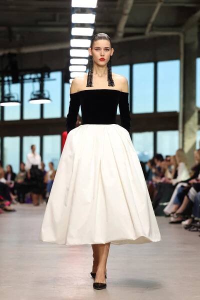 NYFW: Carolina Herrera vzdala hold vysoké módě. Coach nabídl její rebelskou verzi - Magazín módy a luxusu
