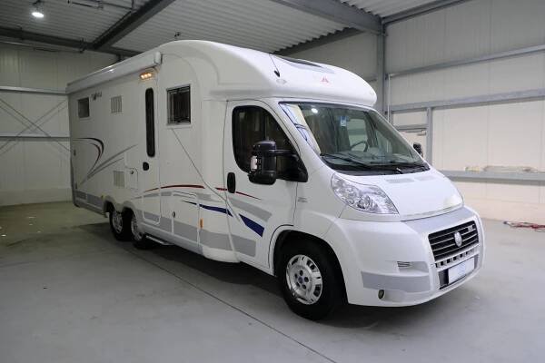 Frankia T 740 BD/Festbett/Garage/Klima/Solar/158 PS