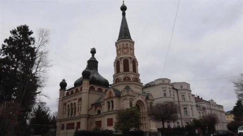 Nejstarší pravoslavný kostel v Česku ohrožují vlhkost a houby