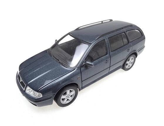 Model Škoda Octavia I (Combi) - 1:24 modrá metalíza (Abrex)