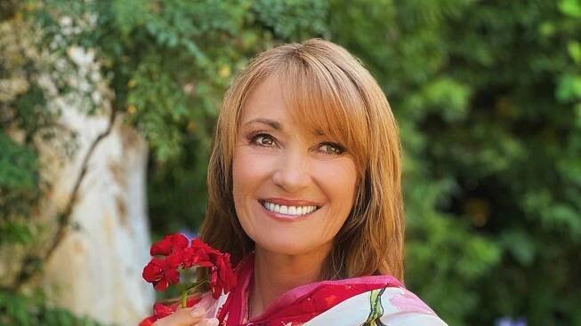Jane Seymour alias doktorka Quinnová (73): Nohy dvacítky! | Blesk.cz