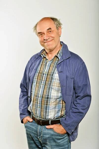 Herec Miroslav Táborský jako Karel Snop v seriálu Hvězdy nad hlavou. 