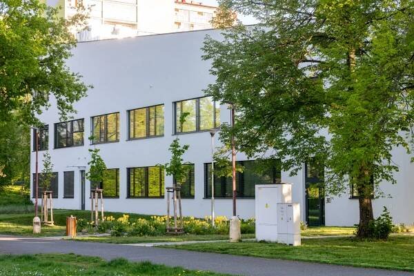 POLIKLINIKA URXOVA NERATOVICE - Stavba roku
