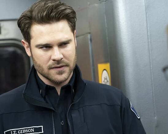 Station 19 - V metru - Z filmu - Grey Damon