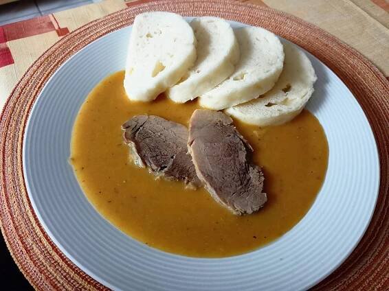 Vepřová plec na smetaně - fotografie 1 - TopRecepty.cz