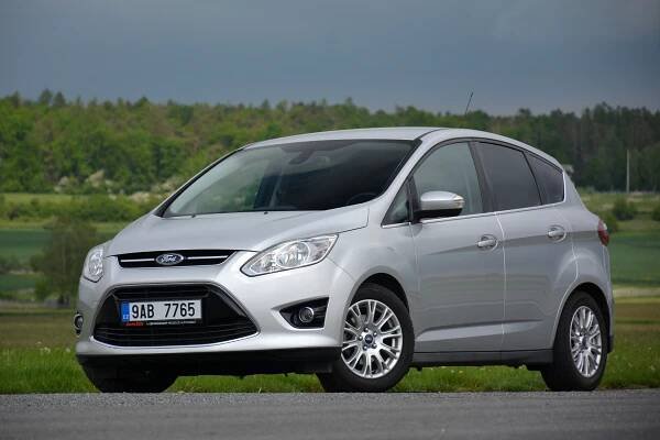 Test ojetiny: Ford C-Max je skvělé rodinné auto, které nikdo nechce