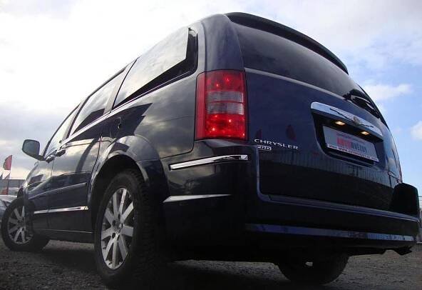 Recenze ojetiny: Chrysler Voyager (2008-2015) | Největší inzerce autobazarů - TipCars