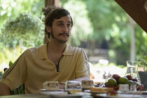 Katalog seriálů (Netflix): Had (The Serpent)