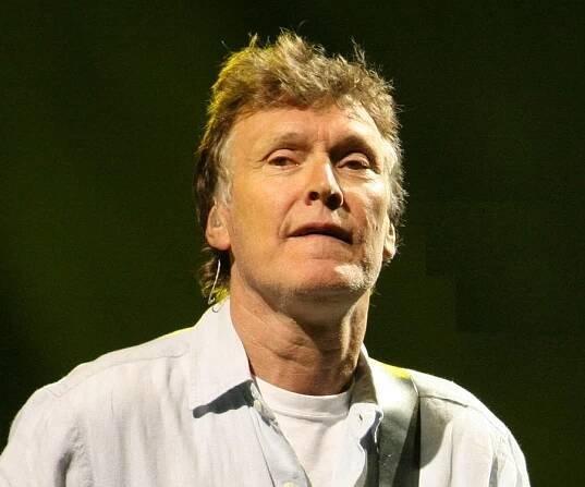 Steve Winwood Biography - Facts, Childhood, Family Life & Achievements of English Musician