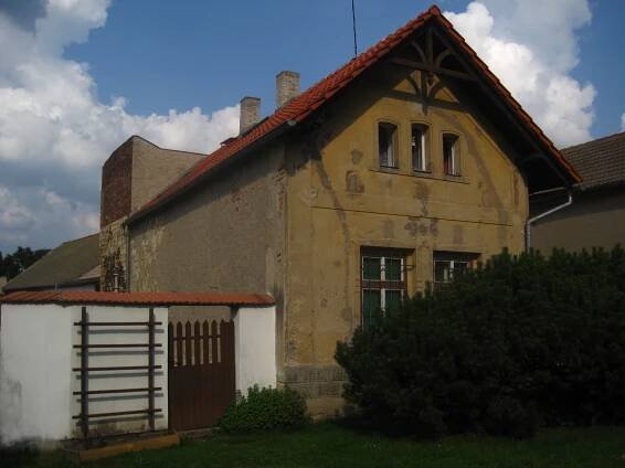 Soubor:Charvatce - čp. 21 (2).JPG