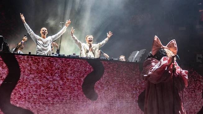 Titanium LIVE at Ultra’s 25th Anniversary – David Guetta, Sia & Afrojack reunite on Stage!