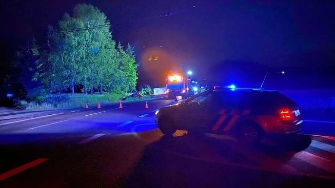 Dvě tragické noční nehody na Karlovarsku: Zemřelo pět lidí - Novinky