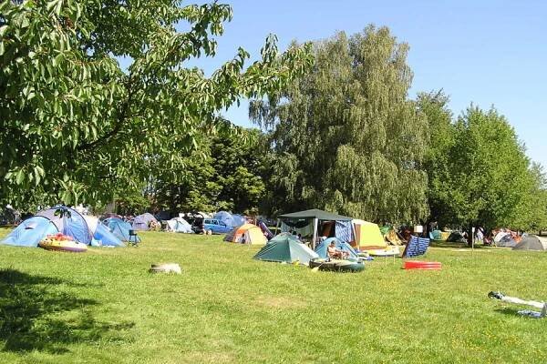 Kempování a karavanink se těší regionální podpoře