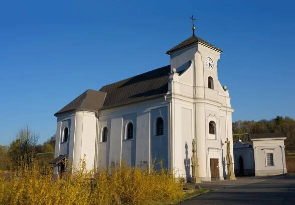 Šikmý kostel (kostel sv. Petra z Alkantary) | Slevomat.cz