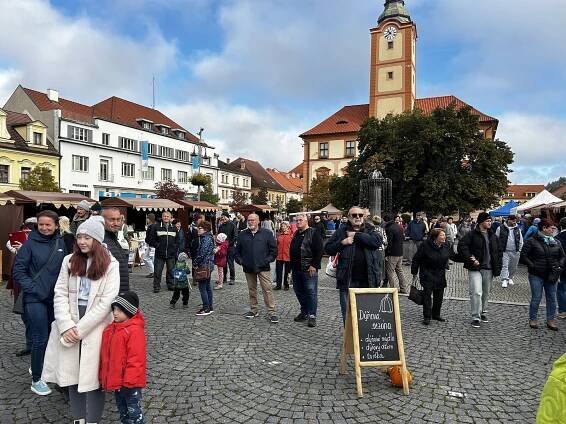 V Sušici v sobotu vrcholily farmářské trhy, k mání bylo ovoce, víno i džemy