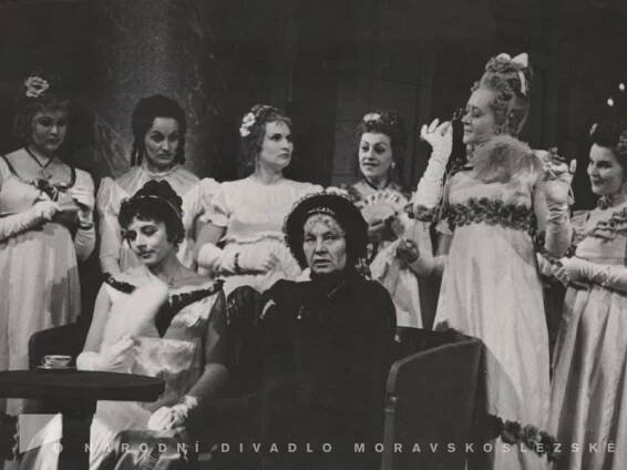 Ljuba Benešová - životopis | Národní divadlo moravskoslezské