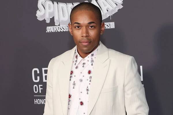 Kelvin Harrison Jr. Is Playing Martin Luther King But Has Another Favorite Black Icon: 'Love Me Some Beyoncé' (Exclusive)