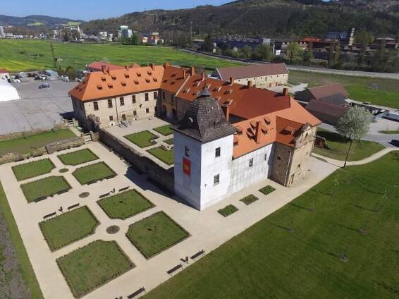 Městské slavnosti na zámku Králův Dvůr