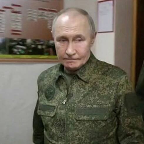 Putin poprvé od ukrajinského vpádu navštívil Kurskou oblast. Ukrajinci připouštějí stahování jednotek