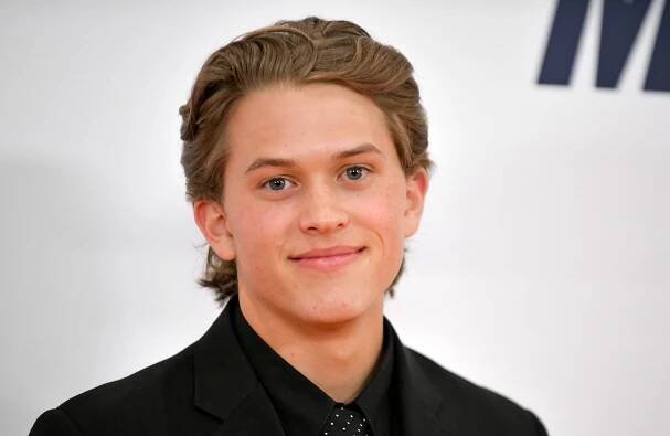 Reese Witherspoon's Son Deacon Phillippe Will Make His Acting Debut in Season 3 of Never Have I Ever